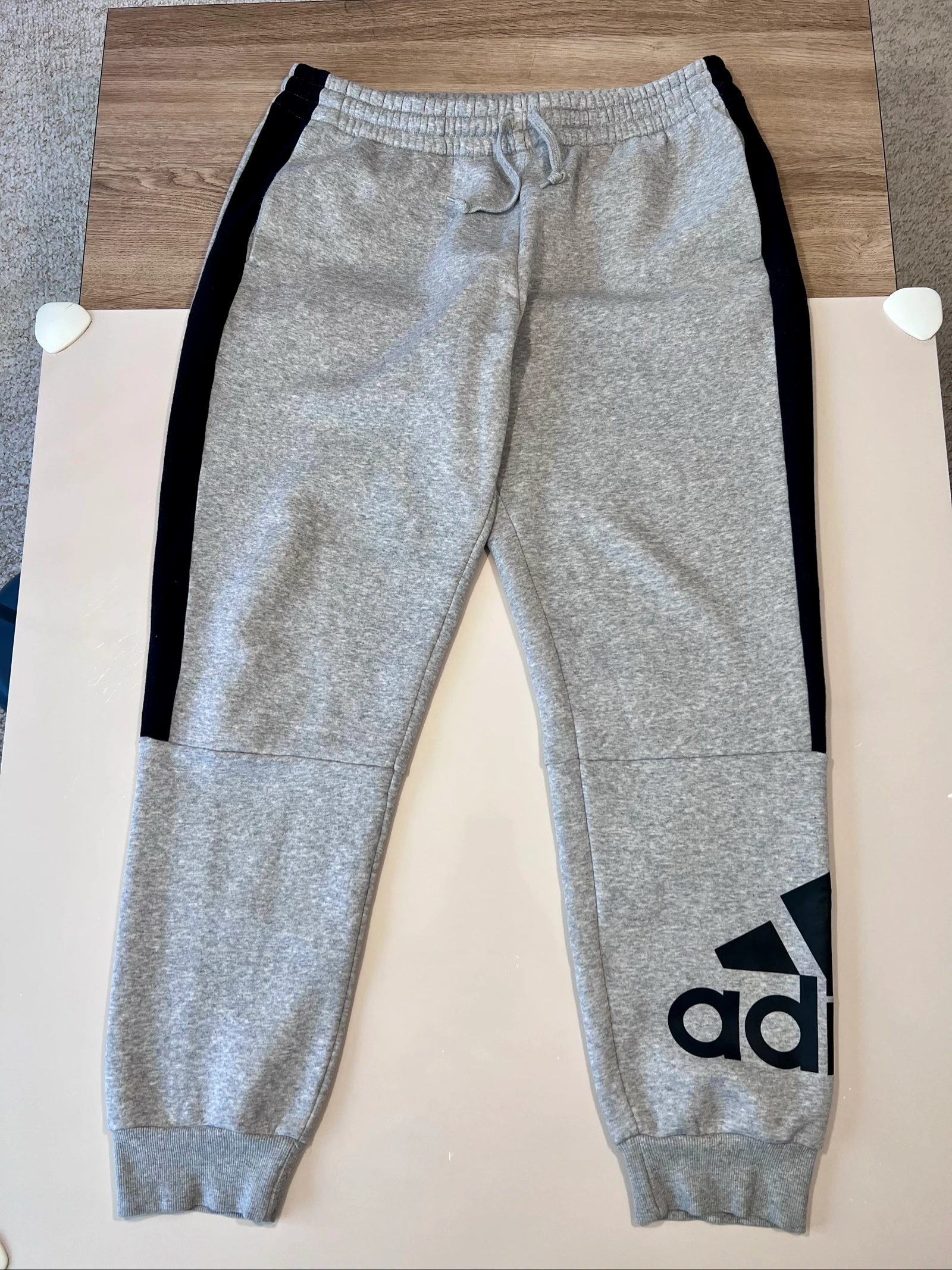 Pantalon de jogging Adidas Essentials Big Logo - Gris & Noir - Taille L